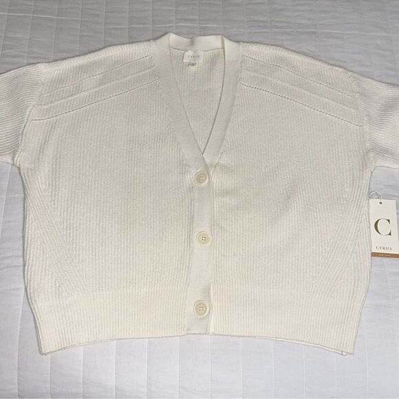 CYRUS L Ivory Three Button Boxy Fit Drop Sleeve Cozy Knit Cardigan - Picture 16 of 16